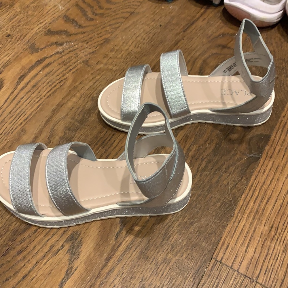 Sandals - Picture 4 of 4